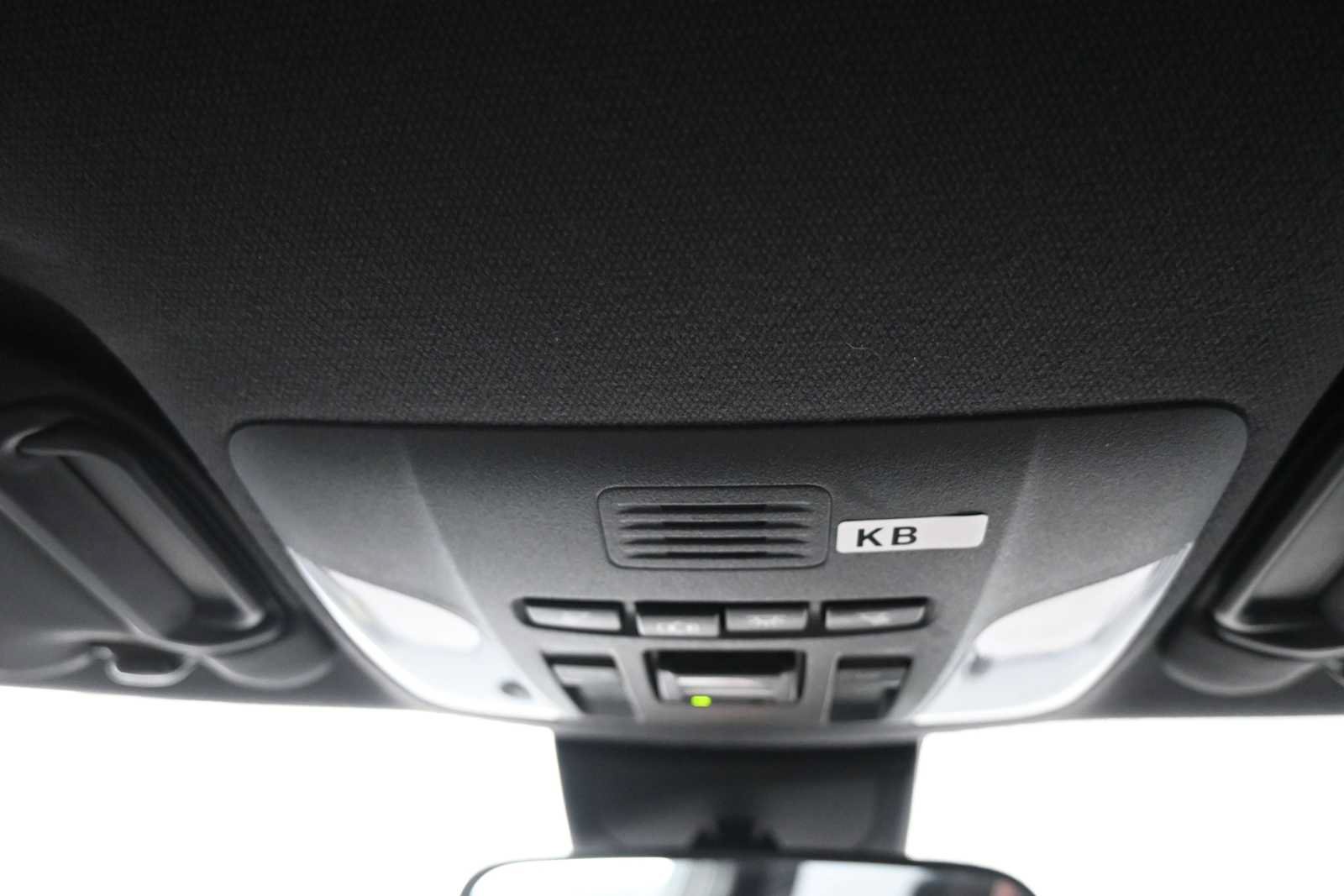 Used 2022 Toyota Corolla SE w/ SE Premium Package FWD image 16