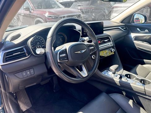 Used 2025 Genesis G70 2.5T image 10