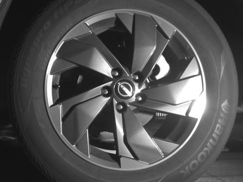 Used 2025 Nissan Rogue SV AWD/4WD image 14