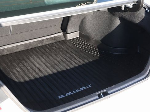 Used 2021 Toyota Camry SE image 32