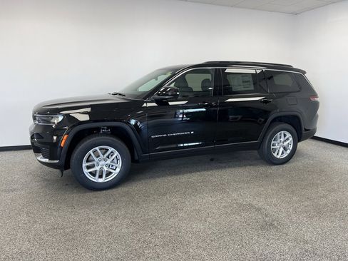 New 2025 Jeep Grand Cherokee L Laredo image 22