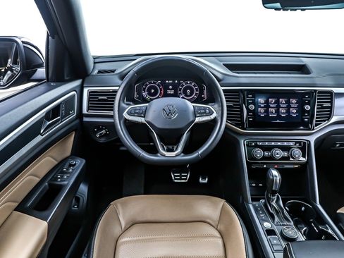 Used 2023 Volkswagen Atlas Cross Sport SEL Premium R-Line image 4