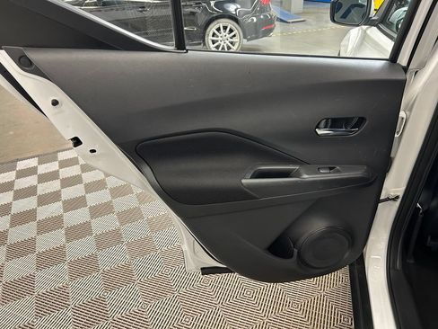 Used 2022 Nissan Kicks SV FWD image 18
