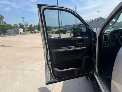 Used 2016 RAM 1500 Express AWD/4WD image 12