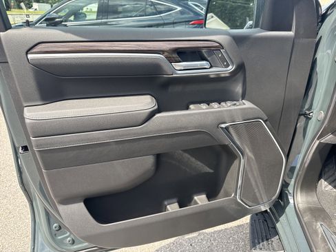 New 2025 Chevrolet Silverado 1500 LT w/ Z71 Off-Road Package image 13