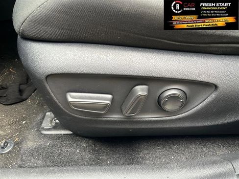 Used 2024 Toyota RAV4 XLE image 28