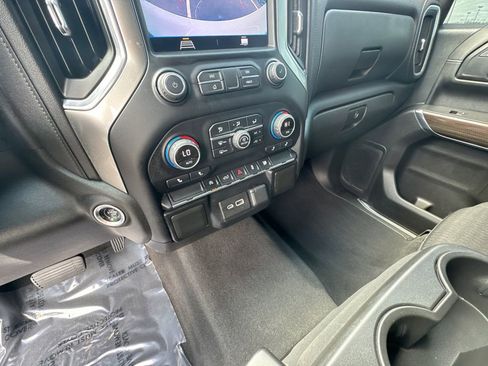 Used 2021 Chevrolet Silverado 1500 LT image 28