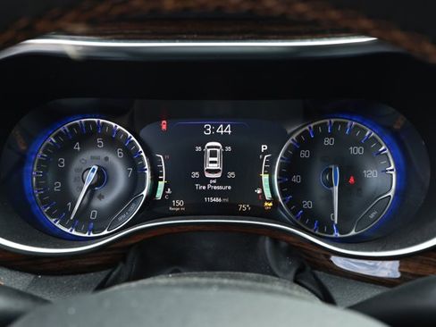 Used 2022 Chrysler Pacifica Pinnacle FWD image 12