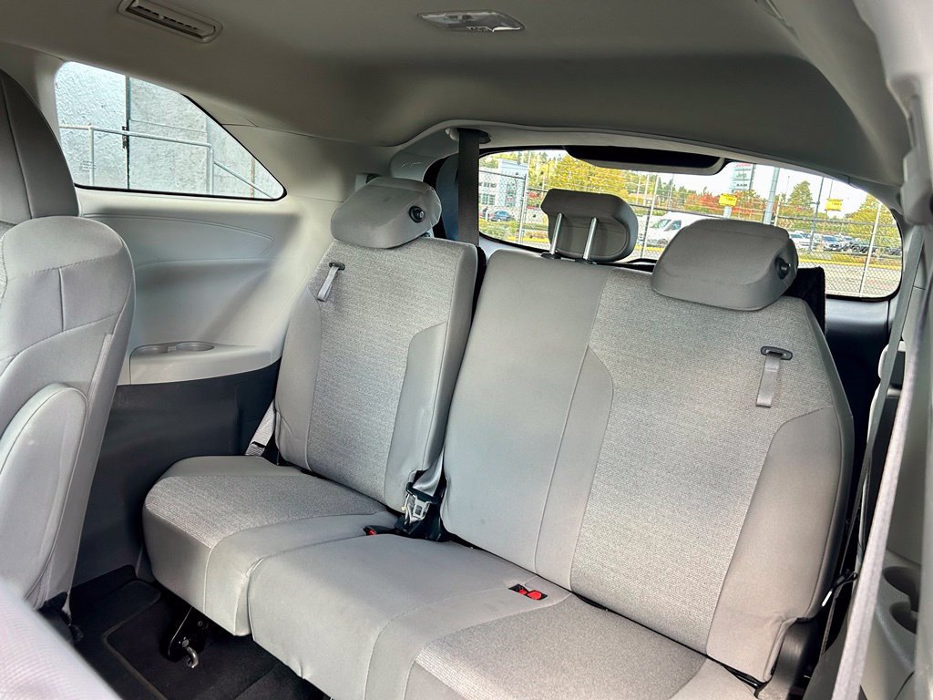 Certified 2024 Toyota Sienna LE AWD/4WD image 13