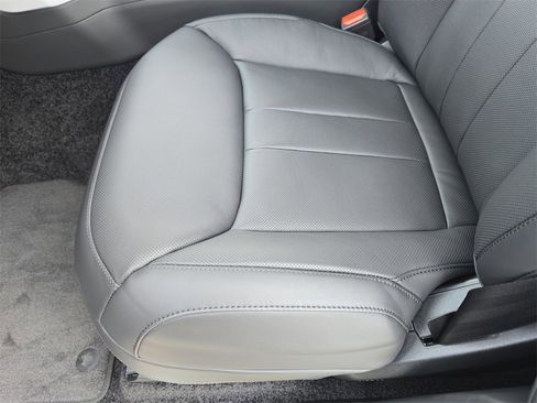 New 2026 Land Rover Range Rover Long Wheelbase SE image 31