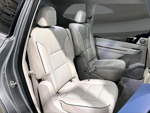 New 2026 Buick Enclave Avenir w/ Super Cruise Package image 9