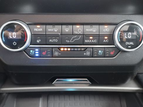 Used 2021 Ford Expedition XLT AWD/4WD image 22