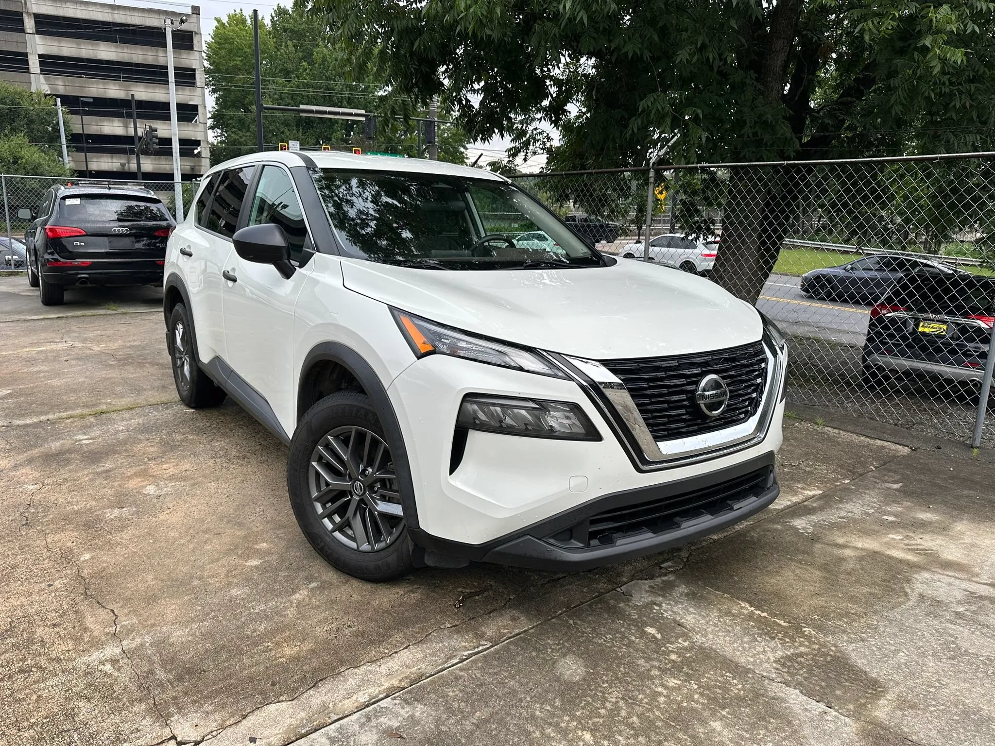 Used 2021 Nissan Rogue S AWD/4WD image 3