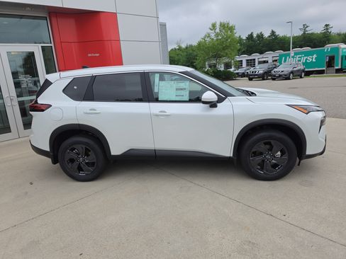 New 2026 Nissan Rogue SV w/ Cold Weather Package AWD/4WD image 8