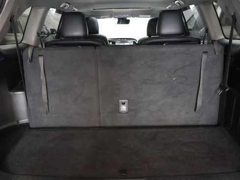 Used 2019 Toyota Highlander XLE AWD/4WD image 14