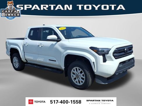 Used 2024 Toyota Tacoma SR5 AWD/4WD image 4