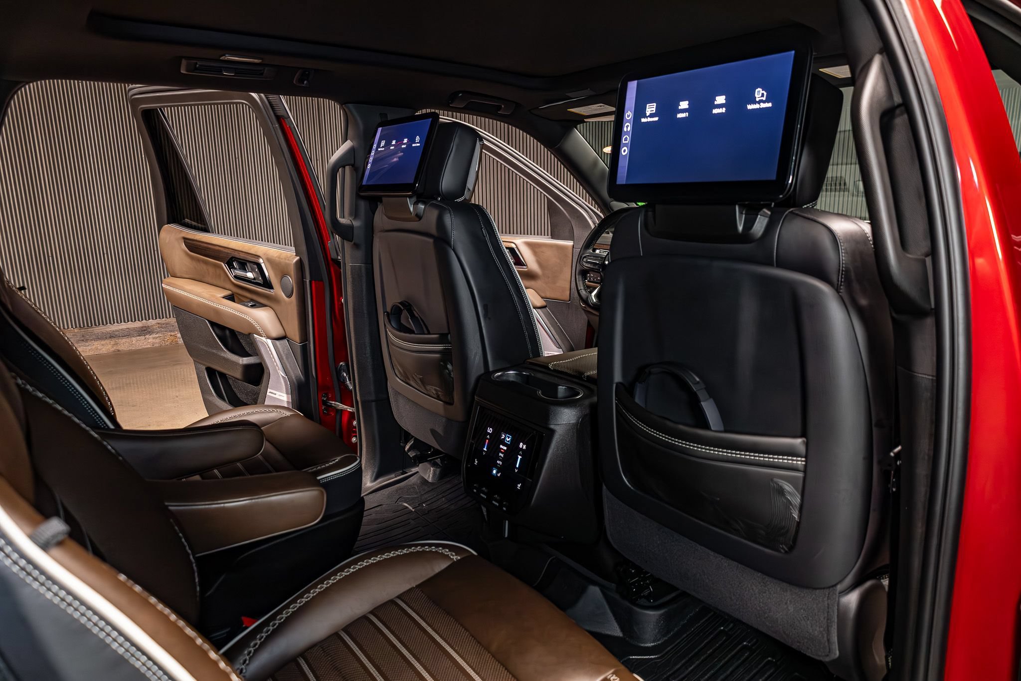 Used 2025 GMC Yukon Denali Ultimate AWD/4WD image 26
