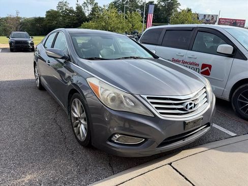 Used 2013 Hyundai Azera w/ Technology Pkg FWD image 2