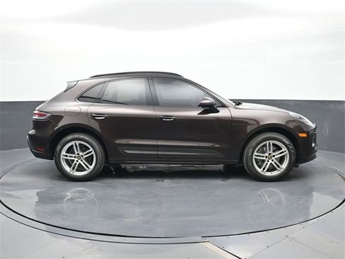 Certified 2022 Porsche Macan image 24
