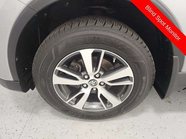 Used 2016 Toyota RAV4 XLE w/ Convenience Package AWD/4WD image 9