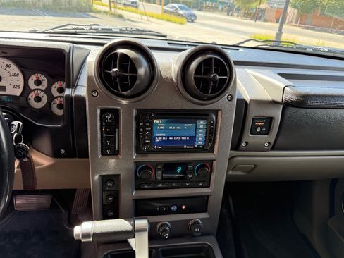Used 2004 HUMMER H2 w/ Preferred Equipment Group AWD/4WD image 27