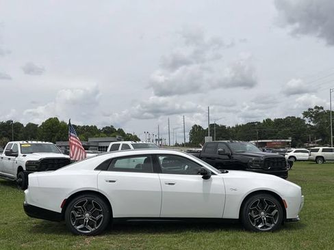 New 2026 Dodge Charger R/T AWD/4WD image 4