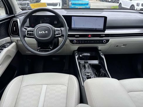 Used 2025 Kia Sorento S w/ Panoramic Sunroof Package AWD/4WD image 11