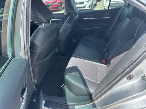 Used 2019 Toyota Camry XSE FWD image 8