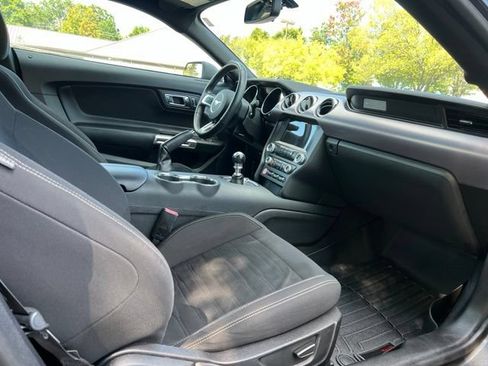 Used 2017 Ford Mustang GT w/ Black Accent Package RWD image 21
