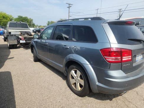 Used 2010 Dodge Journey SXT w/ Flexible Seating Group FWD image 18
