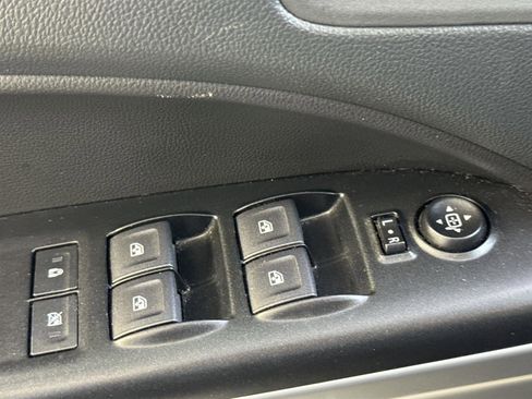 Used 2022 Chevrolet Colorado LT w/ LT Convenience Package image 21