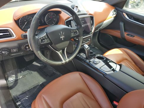 Used 2022 Maserati Ghibli Modena image 7