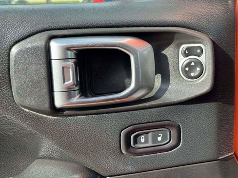 Used 2018 Jeep Wrangler Unlimited Rubicon AWD/4WD image 21