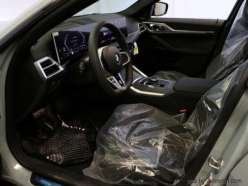 Used 2026 BMW 430i xDrive w/ M Sport Package image 10