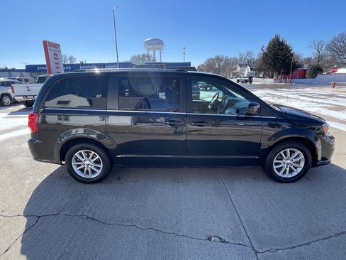 Used 2018 Dodge Grand Caravan SXT image 8