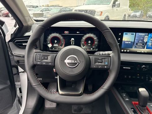 New 2026 Nissan Kicks SR w/ SR Premium Package AWD/4WD image 18