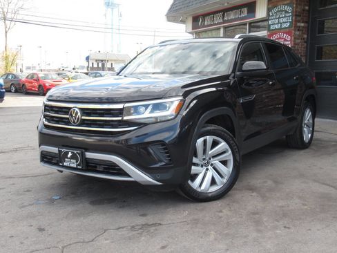Used 2022 Volkswagen Atlas Cross Sport SE image 32