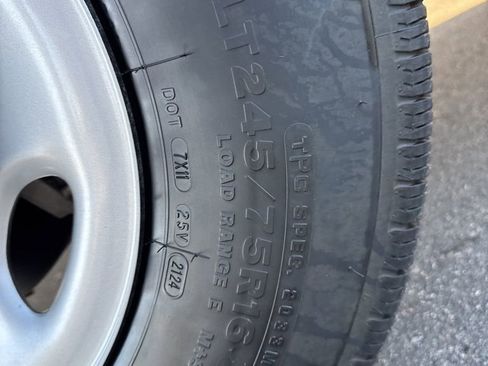 Used 2024 Chevrolet Express 3500 LS image 29