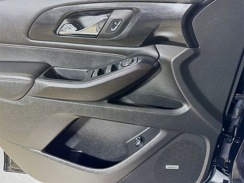 Used 2022 Chevrolet Traverse RS image 15