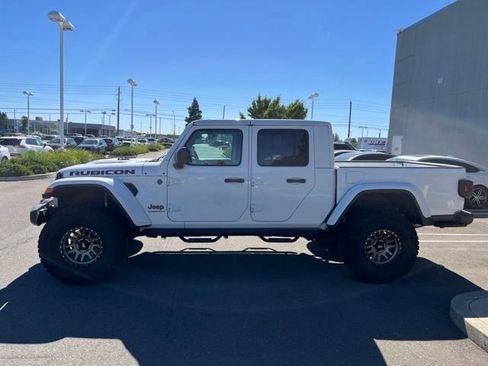 Used 2023 Jeep Gladiator Rubicon w/ Cold Weather Group AWD/4WD image 9