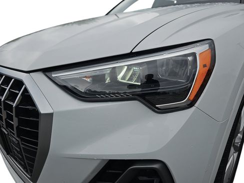 Used 2021 Audi Q3 2.0T Premium w/ Convenience Package AWD/4WD image 29