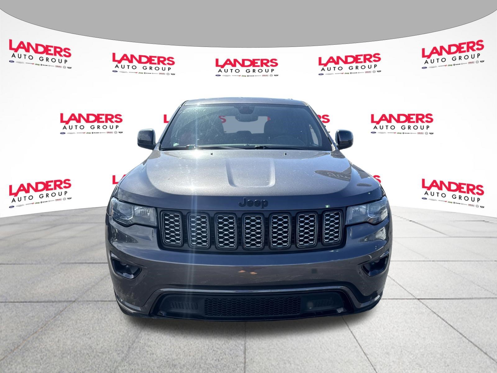 Used 2018 Jeep Grand Cherokee Altitude AWD/4WD image 8