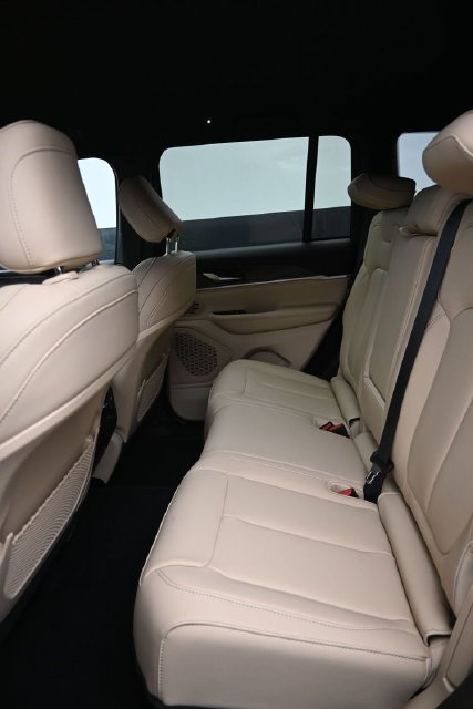 New 2027 Jeep Grand Cherokee Limited AWD/4WD image 8