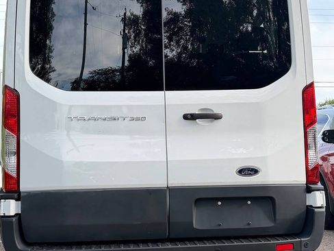 Used 2022 Ford Transit 350 XLT RWD image 5