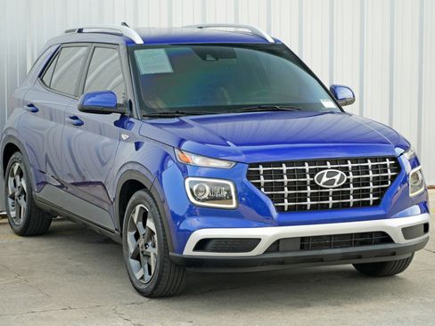 Used 2022 Hyundai Venue Limited w/ Cargo Package image 49