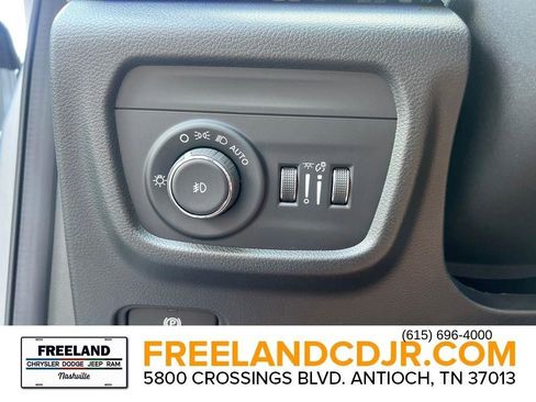 New 2025 Jeep Grand Cherokee L Overland w/ Luxury Tech Group IV image 20