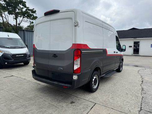 Used 2018 Ford Transit 250 130 Medium Roof RWD image 12
