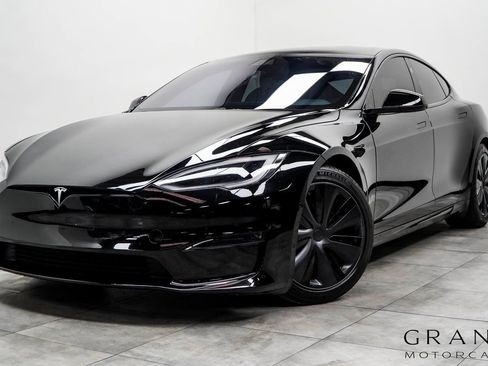 Used 2021 Tesla Model S Plaid image 1