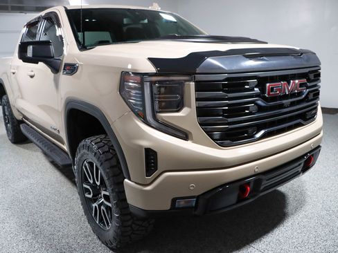 Used 2022 GMC Sierra 1500 AT4 w/ AT4 Premium Package image 6