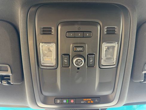 Used 2024 Chevrolet Suburban Premier image 34